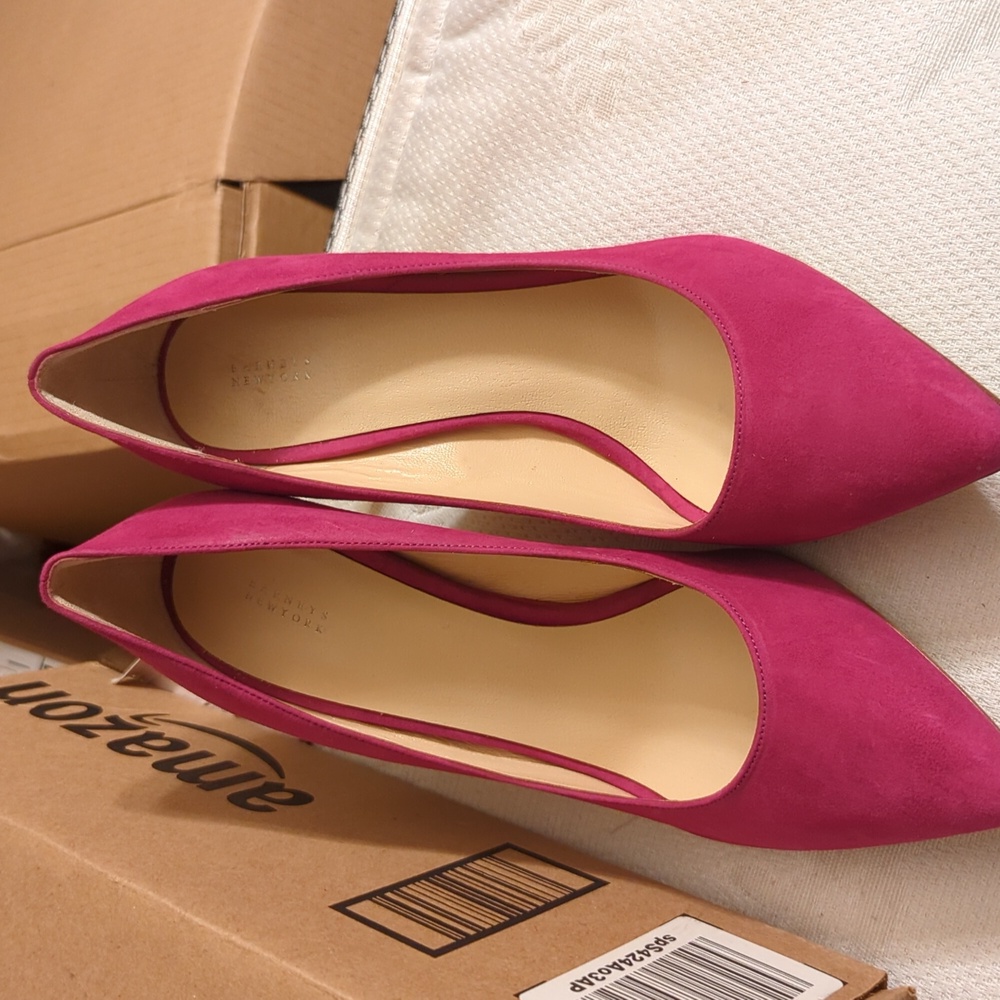Barneys New York Vero Cuoio magenta heels 39.5